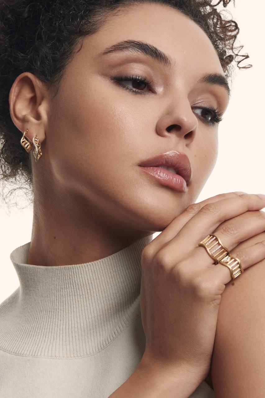 Signature Hoops with Diamond Borders 14mm